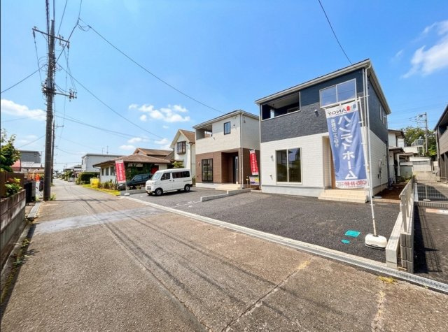 【Cradle garden】壬生町緑町 第3 全2邸の前面道路含む現地写真|〇分譲地〇
おもちゃのまち駅徒歩５分♪通勤通学に便利な立地♪スーパーやコンビニなど、毎日の生活に欠かせない利便施設を現地で確認されることをおススメします。
※2026年8月撮影