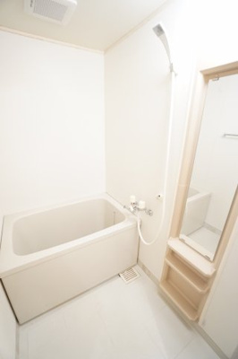 【浴室】 | ガーデンプレイスめいわ | ※同物件、同タイプ、間取り反転のお部屋です