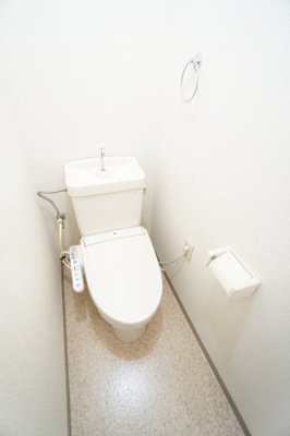 【トイレ】 | ガーデンプレイスめいわ | ※同物件、同タイプ、間取り反転のお部屋です