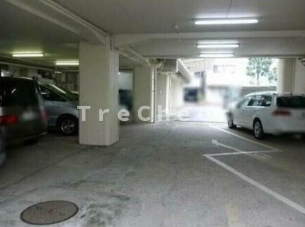 升本マンションの駐車場