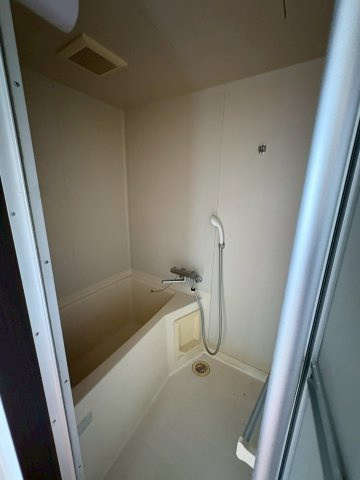エトワール三津屋　B棟の浴室