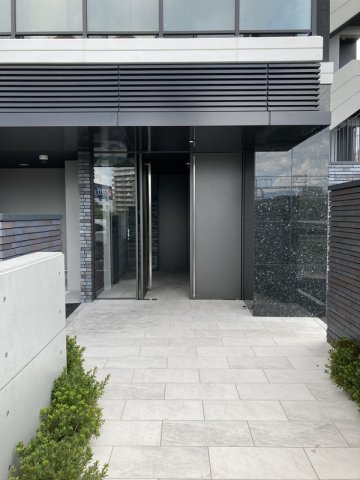 S-RESIDENCE大橋FLUSSのエントランス