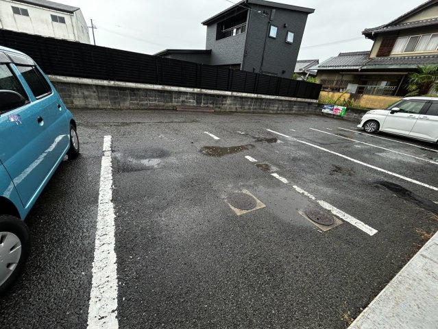 ひまわりハイツ　No.3の駐車場