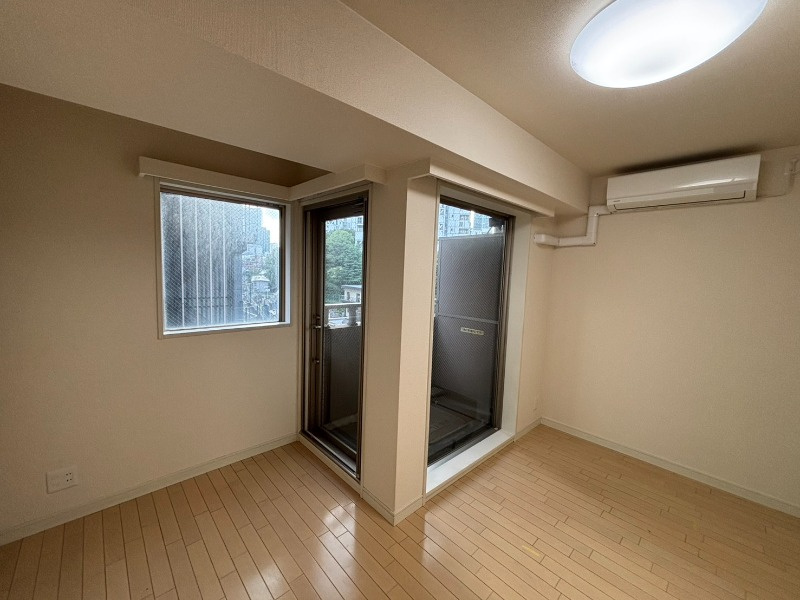 港区六本木２丁目の賃貸マンションの居間・リビング|こちらの居間で趣味の時間をお楽しみください