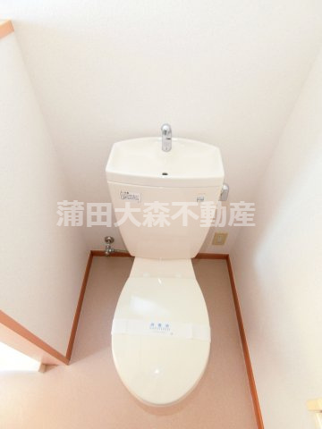 アーバン蒲田のトイレ|トイレ　温水暖房便座は設置されていませんが、電源コンセントあるので設置は可能です！