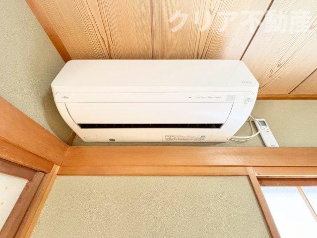 【冷暖房・空調設備】 | 伊勢崎市若葉町　軽量鉄骨造中古住宅　土地85坪！