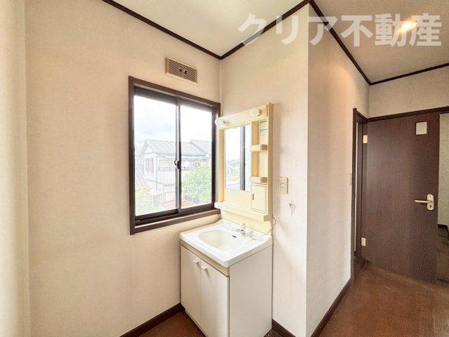 【洗面所】 | 伊勢崎市若葉町　軽量鉄骨造中古住宅　土地85坪！