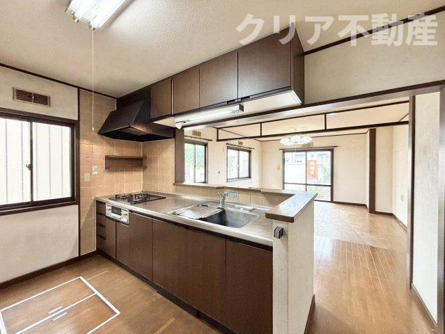 【居間・リビング】 | 伊勢崎市若葉町　軽量鉄骨造中古住宅　土地85坪！