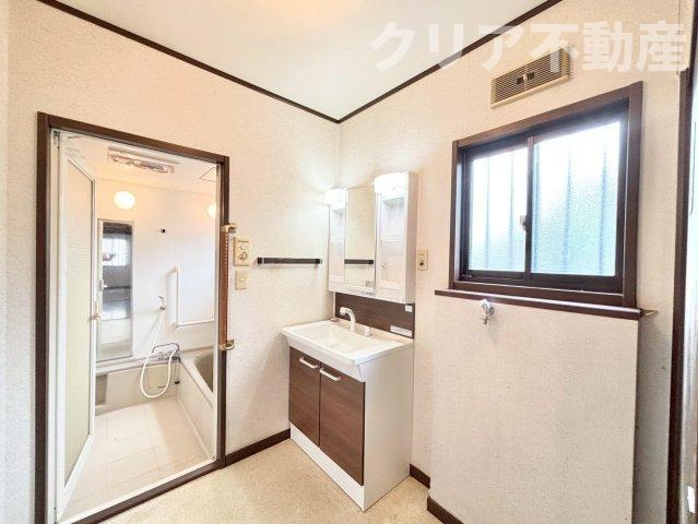 【独立洗面台】 | 伊勢崎市若葉町　軽量鉄骨造中古住宅　土地85坪！