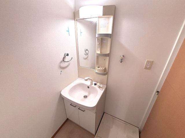 アドバンス三宮Ⅲリンクスの独立洗面台