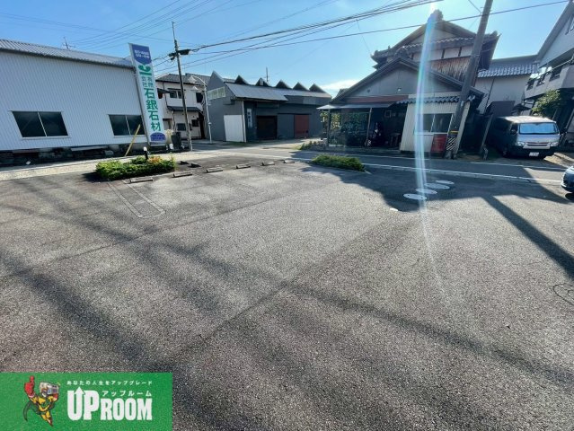 サンシャインクロノスの駐車場