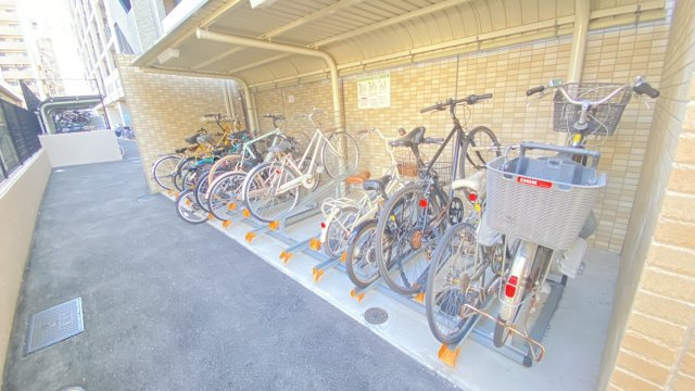 ドゥーエ赤坂の駐車場