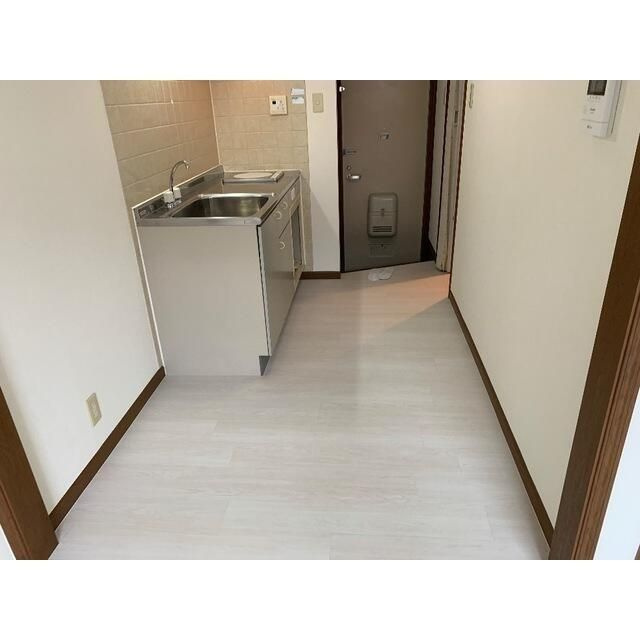 フロンティアⅠＢ棟の玄関