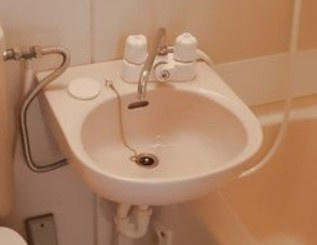 坂戸市柳町のアパートの洗面所