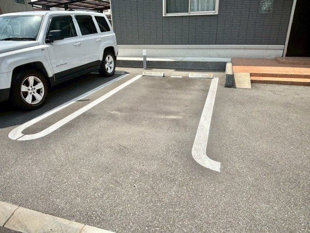 D-PLACE手柄　B棟の駐車場