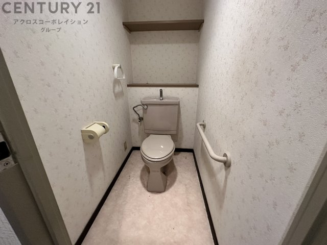 コンパクトで使いやすいトイレです♪