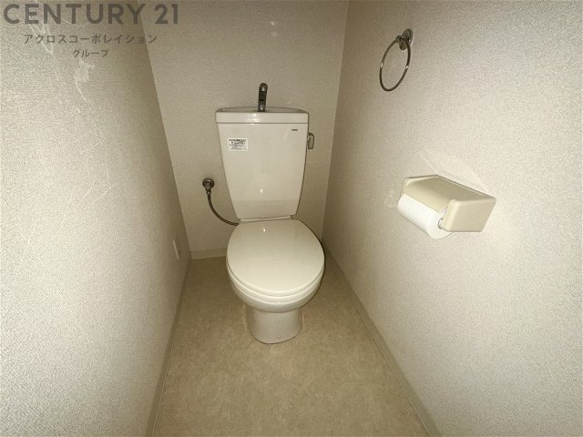 シンプルで使いやすいトイレです♪