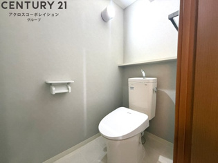 明るいトイレです☆