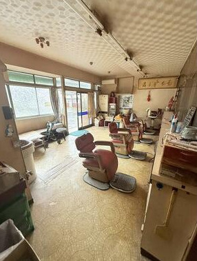 近江八幡市池田町２丁目の店舗事務所の内装