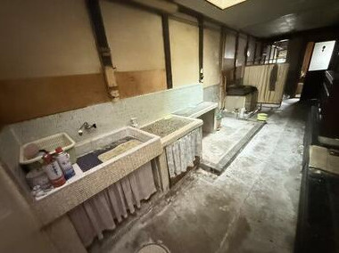 近江八幡市池田町２丁目の店舗事務所の内装