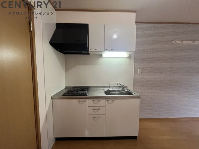 壁付けキッチンでスペースを最大限有効活用できます！