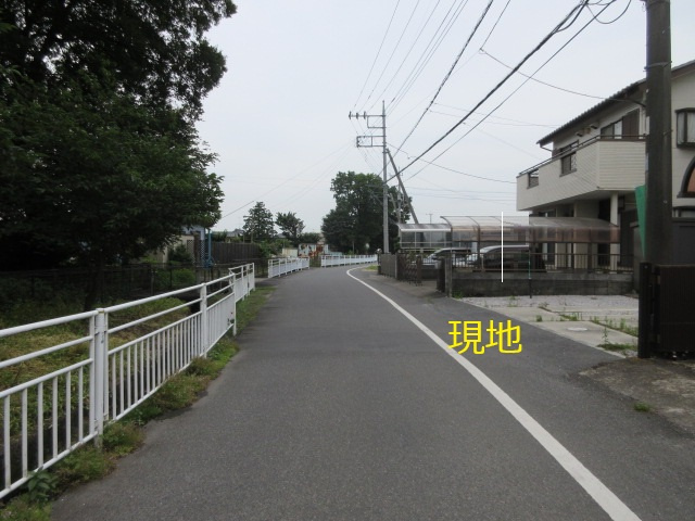 中古戸建　熊谷市玉井306-6（リフォーム住宅）の前面道路含む現地写真