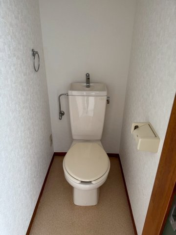 ドエル・イーストのトイレ|落ち着いたトイレです