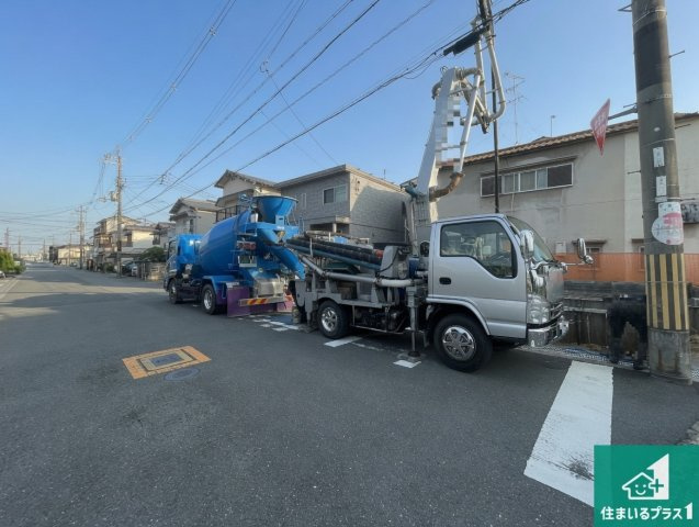 ★京田辺市東古森　新築一戸建ての外観|周辺は落ち着いた街並みの住宅地！子育てがしやすい住環境です！まだ未完成ですが、現地でしかわからない事もございます。是非一度ご覧ください。