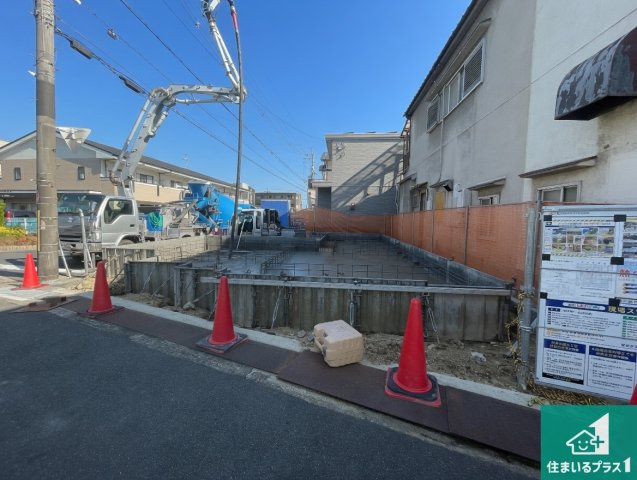 ★京田辺市東古森　新築一戸建ての外観|周辺は落ち着いた街並みの住宅地！子育てがしやすい住環境です！まだ未完成ですが、現地でしかわからない事もございます。是非一度ご覧ください。