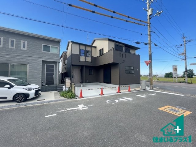 ★京田辺市東古森　新築一戸建ての外観|周辺は落ち着いた街並みの住宅地！子育てがしやすい住環境です！まだ未完成ですが、現地でしかわからない事もございます。是非一度ご覧ください。