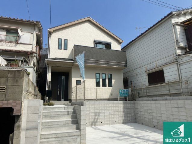 神戸市垂水区東垂水　新築一戸建ての外観|周辺は落ち着いた街並みの住宅地！子育てがしやすい住環境です！気になることがありましたら、お気軽にお問い合わせください！