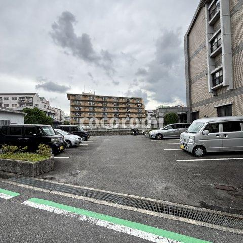 ソシアハイツオクダの駐車場