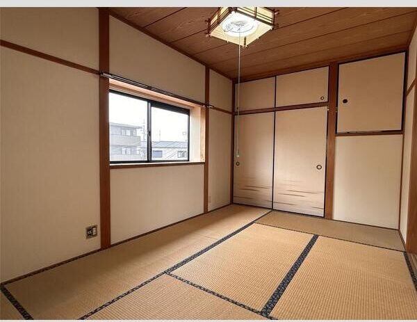 津田西町戸建の内装
