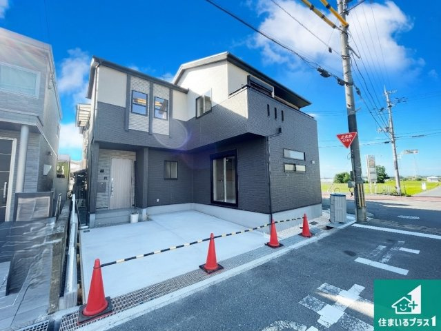 京田辺市東古森　新築一戸建てのトイレ|シンプルなトイレは落ち着く空間！お手入れも簡単です！