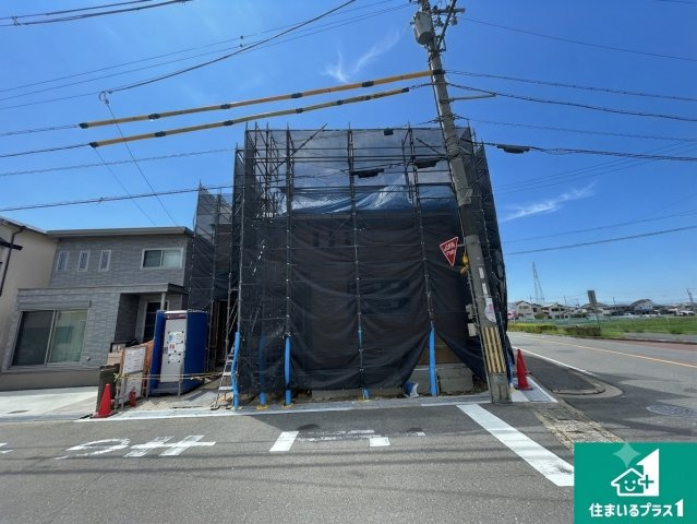 京田辺市東古森　新築一戸建ての外観|周辺は落ち着いた街並みの住宅地！子育てがしやすい住環境です！まだ未完成ですが、現地でしかわからない事もございます。是非一度ご覧ください。