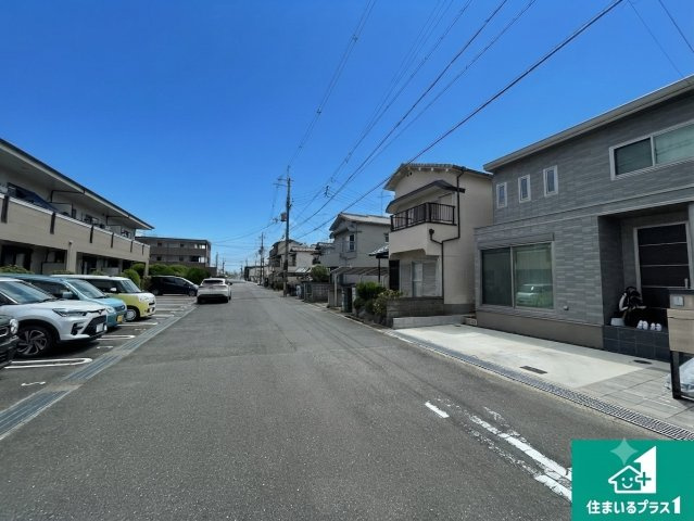 京田辺市東古森　新築一戸建ての前面道路含む現地写真|現在建築中！落ち着いた街並みで新生活を始めることが出来そう！周辺の物件も併せてご紹介させて頂きます！