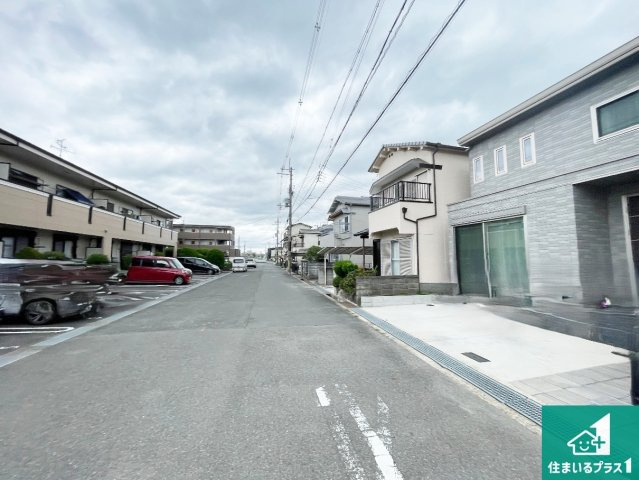 京田辺市東古森　新築一戸建ての前面道路含む現地写真|現在建築中！落ち着いた街並みで新生活を始めることが出来そう！周辺の物件も併せてご紹介させて頂きます！