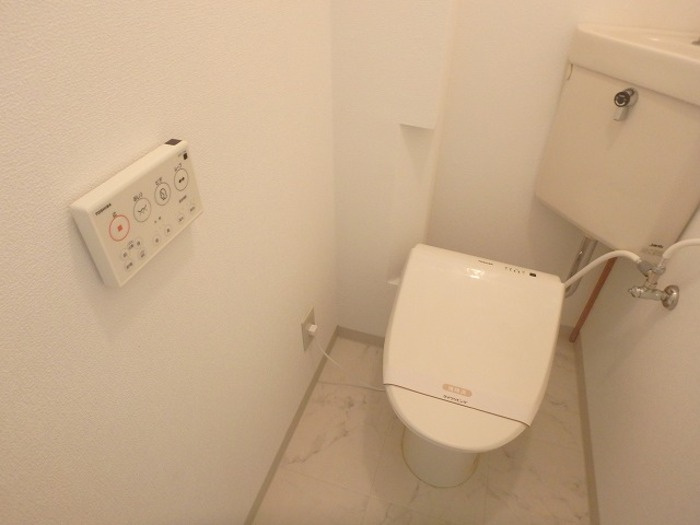 メゾン南万々のトイレ|温水洗浄暖房便座