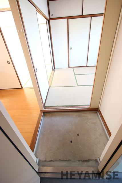 ビレッジハウス末石3号棟の玄関|※同間取りの別号室の写真です※