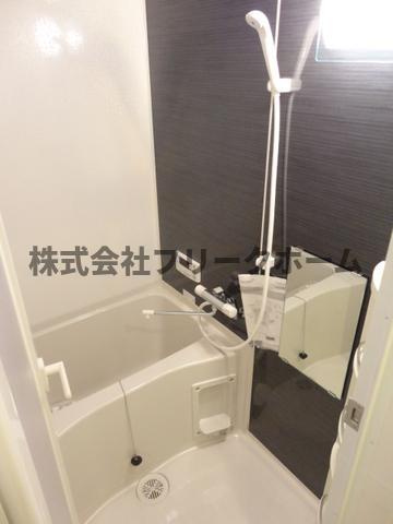 三鷹市井の頭３丁目の賃貸マンションの浴室