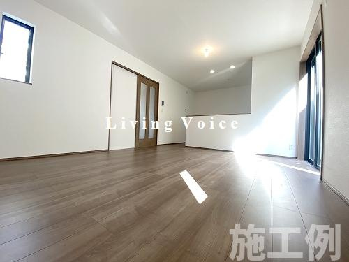 【居間・リビング】 | 【仲介手数料０円】相模原市緑区町屋1丁目　新築一戸建て　全3棟 | 相模原市緑区町屋1丁目　新築一戸建て　全3棟