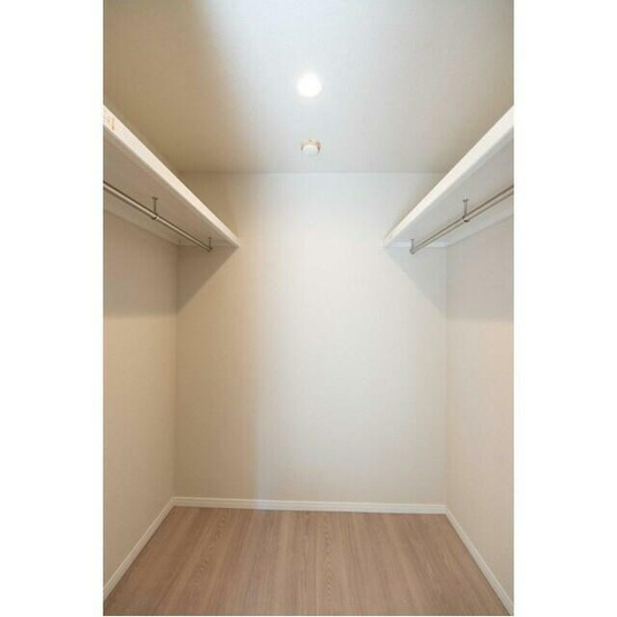 【収納】 | ミリアレジデンス中野弥生町 | ウォークインクローゼット完備。