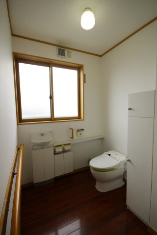 米沢市下花沢１丁目二階建て中古住宅のトイレ|１階