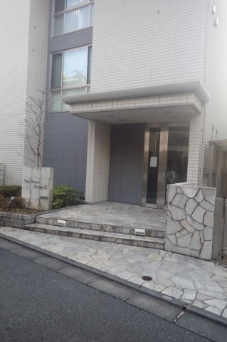 ツインテラス春日Ⅱのエントランス