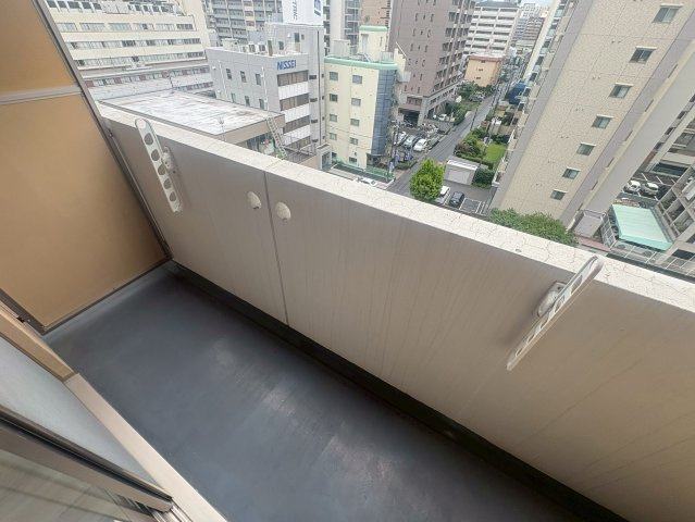 SERENITE江坂四番館のバルコニー
