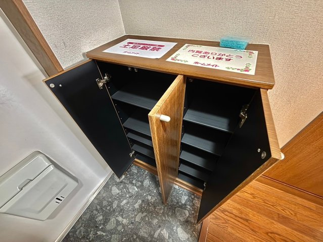 パーソナル飯田12の玄関