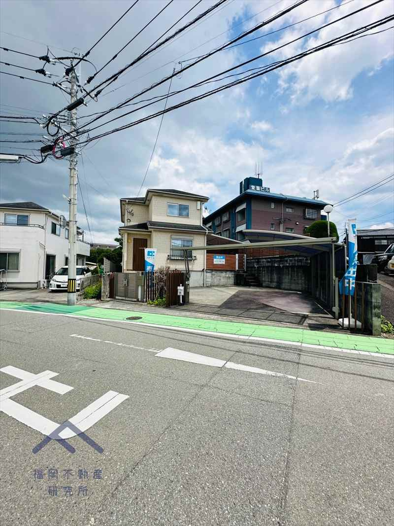 春日市小倉２丁目　戸建ての前面道路含む現地写真