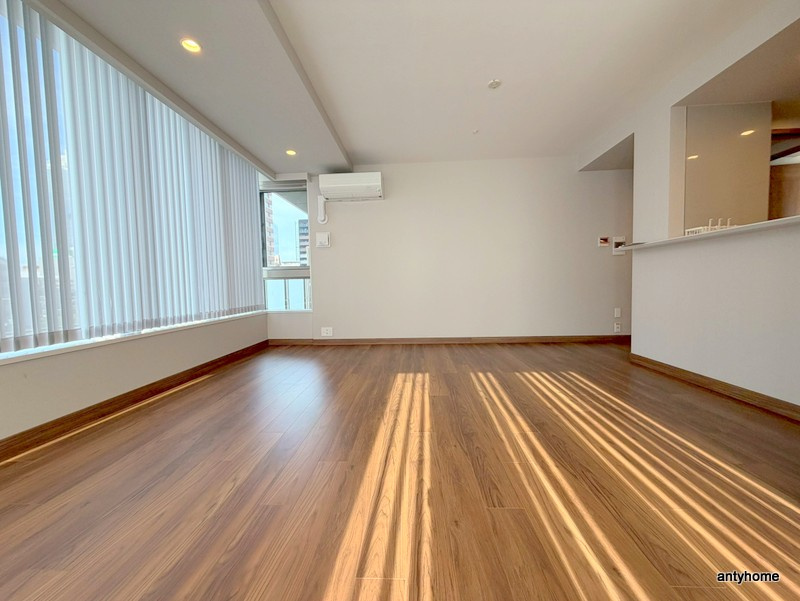 グランドメゾン新梅田タワー THE CLUB RESIDENCEの居間・リビング