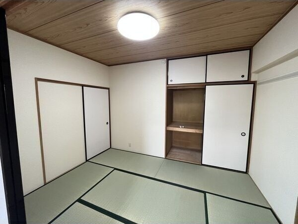 レイクアベニュー白鳥の和室