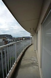 羽村市栄町２丁目の賃貸マンションのバルコニー